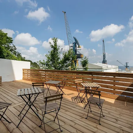 A Dreuz Апартаменты *